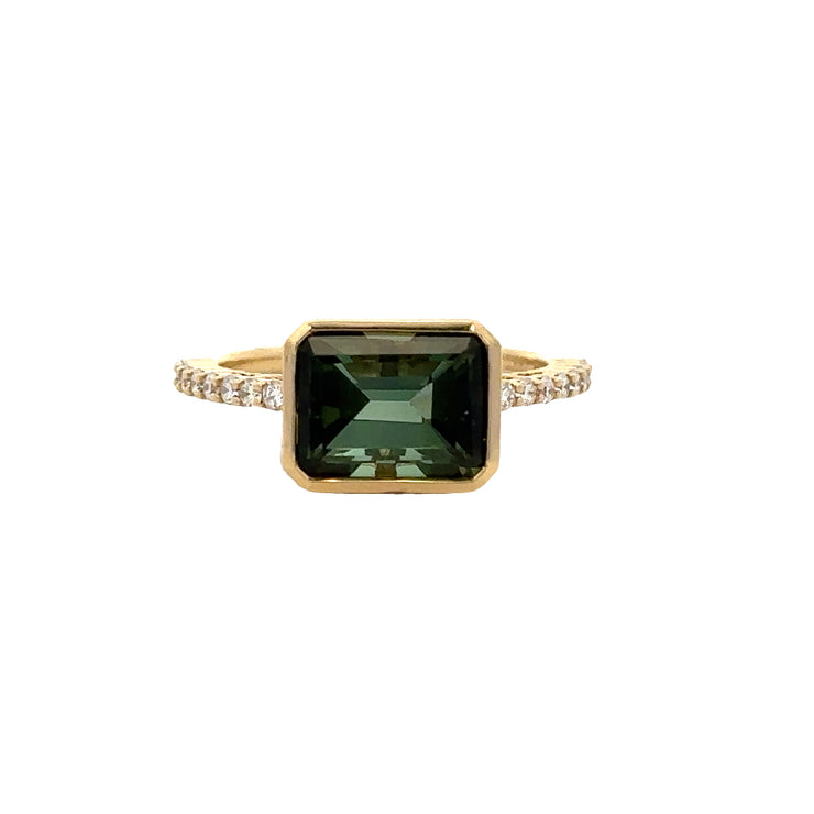 Green Tourmaline and Diamond Ring in Yellow Gold